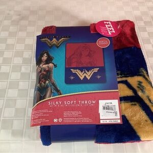 New Wonder Woman Silky Soft Throw Blanket